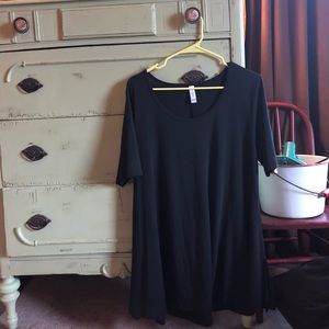 Black Perfect Tee LuLuRoe